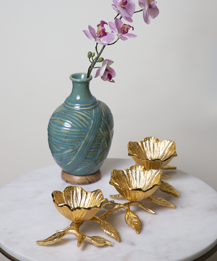 Gold 3 Flower Snack Bowl On Stem With Leaves