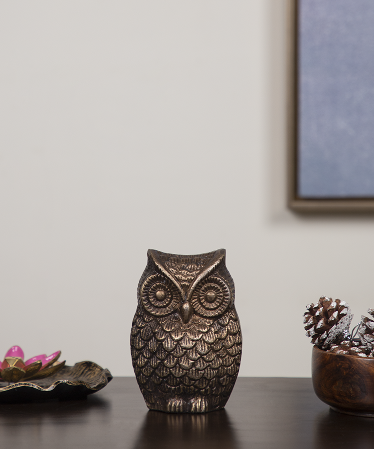 Aluminium owl in antique brass finish