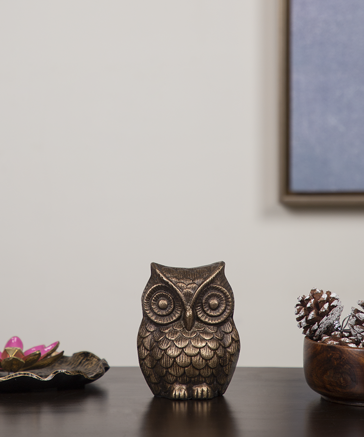 Aluminium owl in antique brass finish