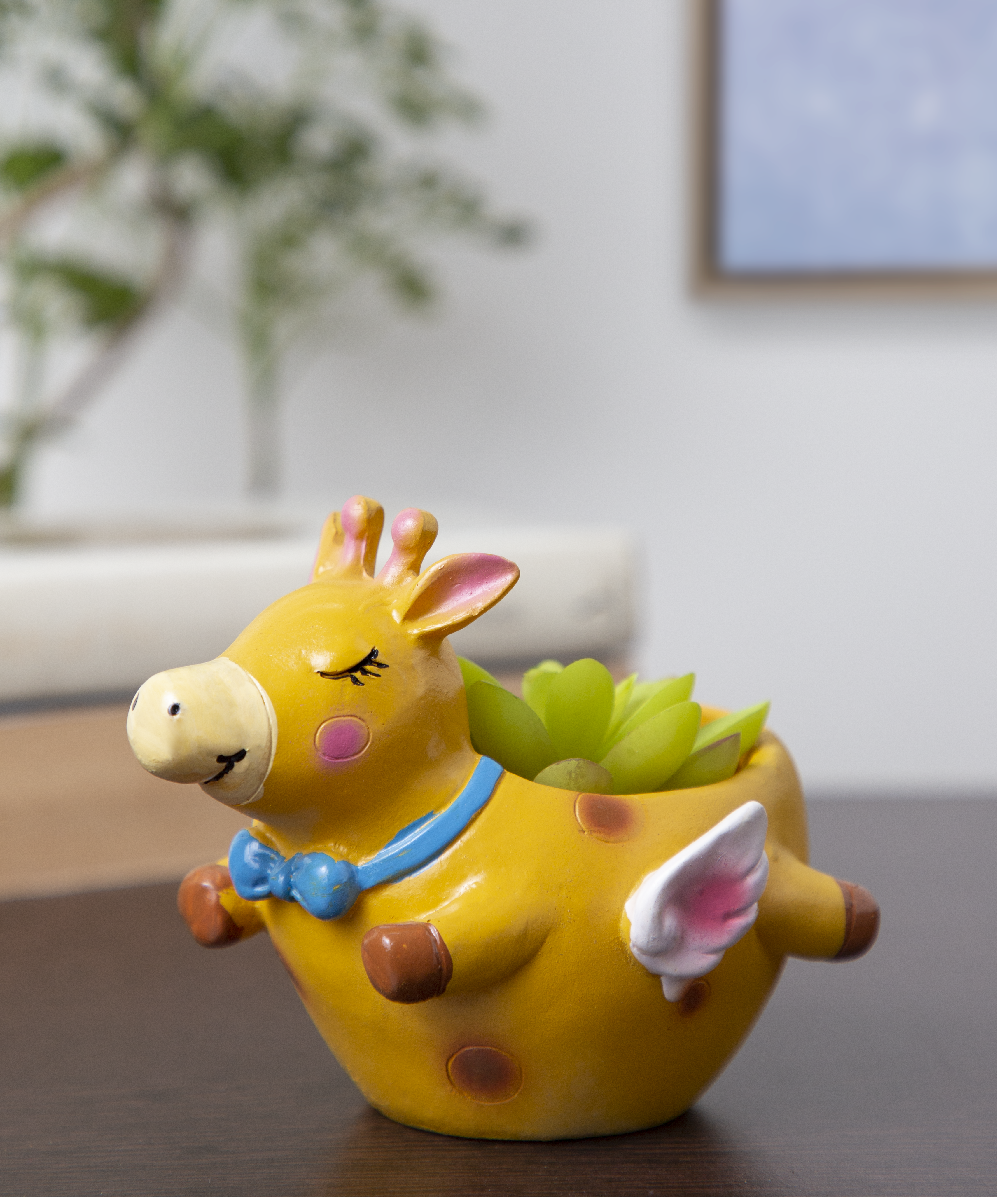 Twee Flying Giraffe Planter Pot(Artificial Succulent Plant Included with this Planter Pot)