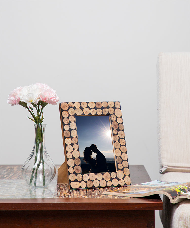 Handcrafted Circular Natural Wood in Black Resin Tabletop Photoframe